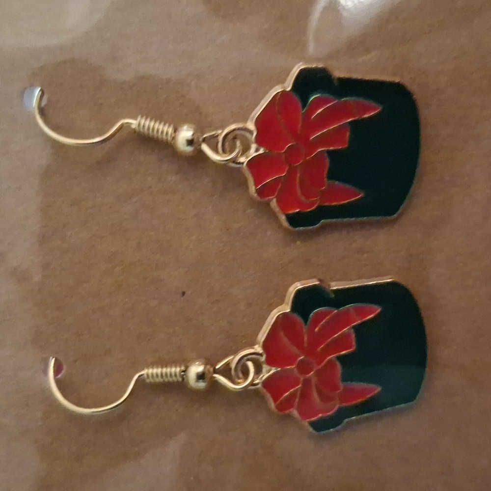Preasnt earrings